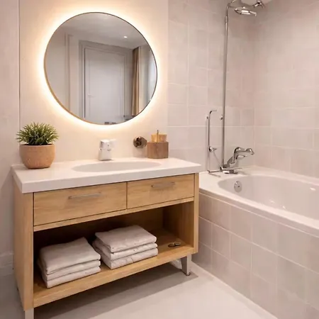 Elegant 2room In Balcony Kitchen 公寓 *